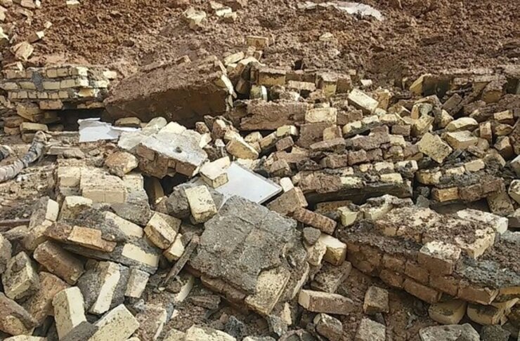 ببینید | تصاویر دردناک از ریزش دیوار بر روی دانشآموزان در عراق ببینید | تصاویر دردناک از ریزش دیوار بر روی دانشآموزان در عراق