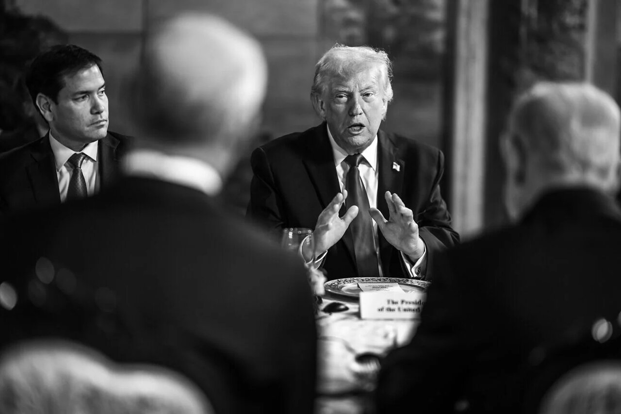 سی‌ان‌ان: آرایش نظامی تغییر نکرد؛ترامپ برای حمله به ایران نیاز به مجوز کنگره دارد/ایران: درآماده‌باش کامل هستیم/ اعتراف مهم پمپئو و کنایه بنن به ترامپ