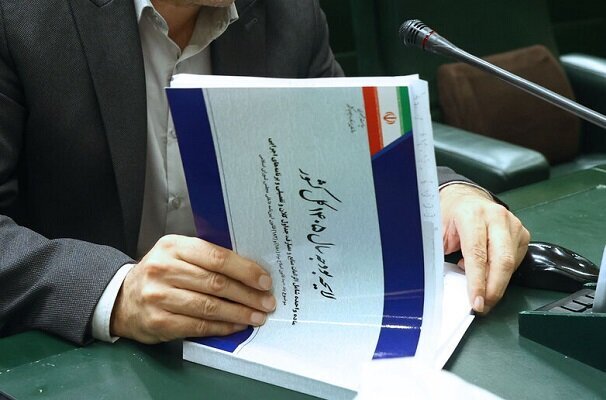 رئیس سازمان برنامه و بودجه: مطابق قانون مصوب مجلس دیگر تسهیلات تکلیفی نباید در بودجه بیاید رئیس سازمان برنامه و بودجه: مطابق قانون مصوب مجلس دیگر تسهیلات تکلیفی نباید در بودجه بیاید